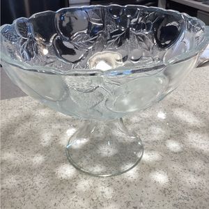 Vintage motif fruit bowl